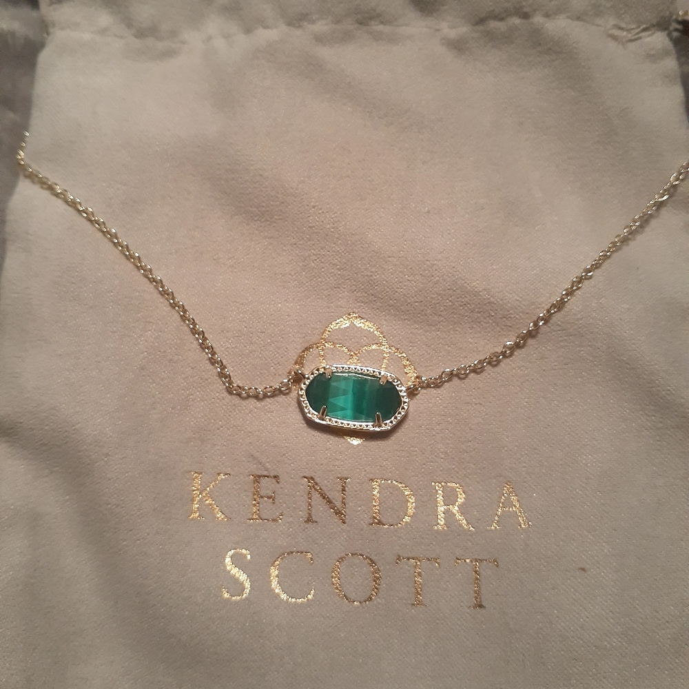 Kendra Scott necklace